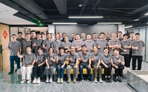 新葡京手机客户端股份技术部获评全国工人先锋号荣誉称号！